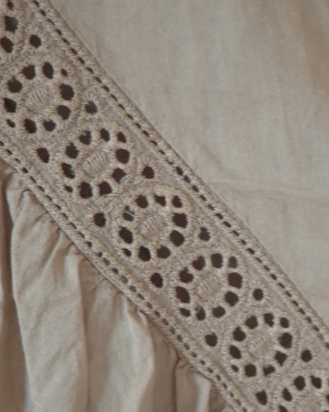 Blouse met broderie detail