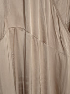 Satijnen wikkeljurk met ruches