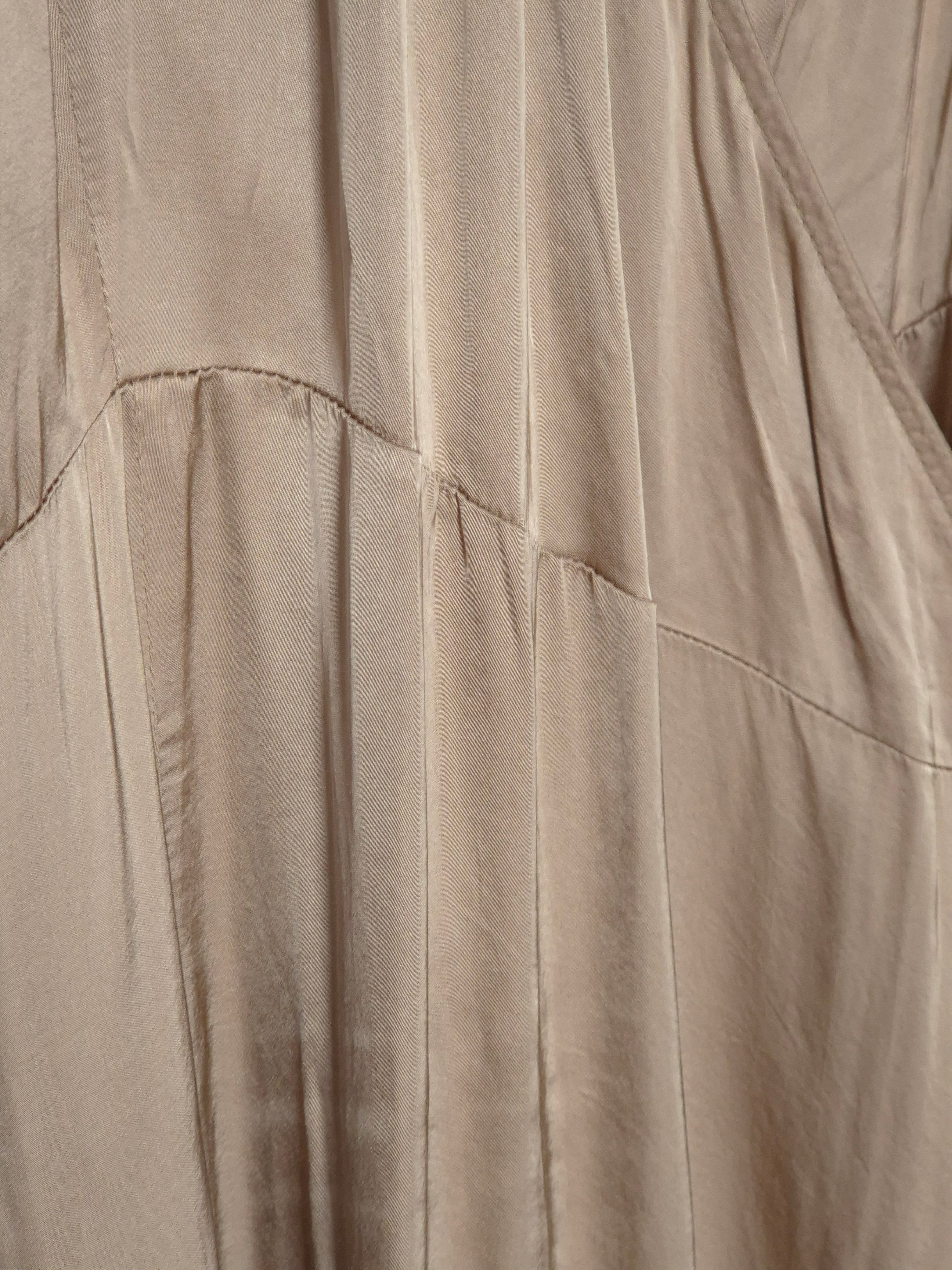 Satijnen wikkeljurk met ruches