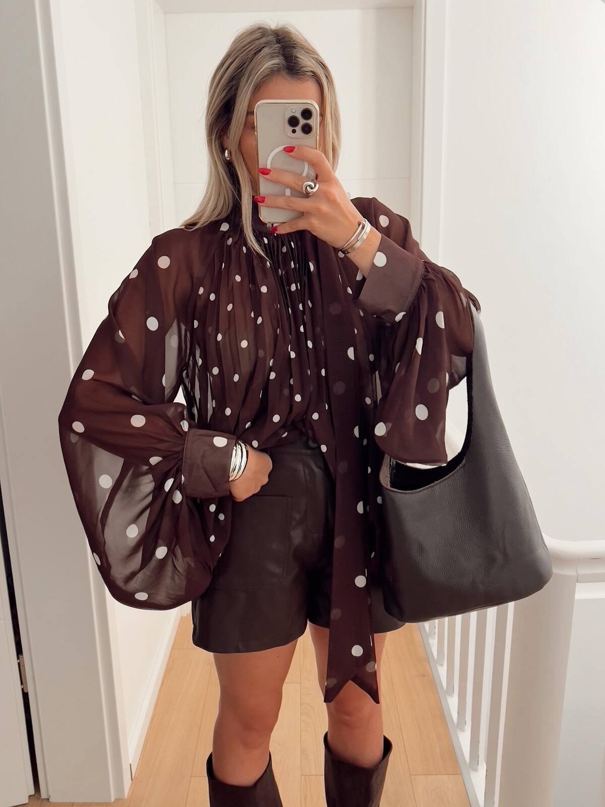 Elegante polkadot blouse